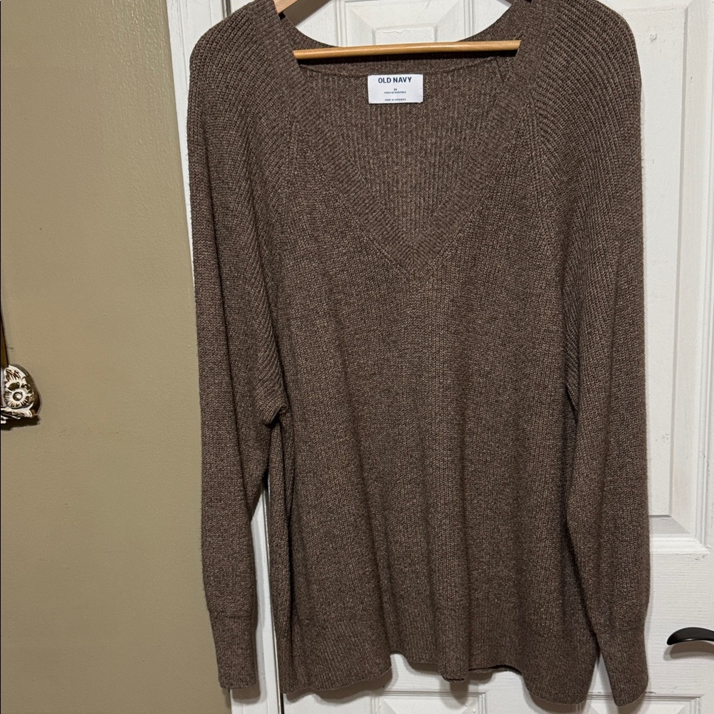 Old Navy Women's V-Neck Sweater in Brown